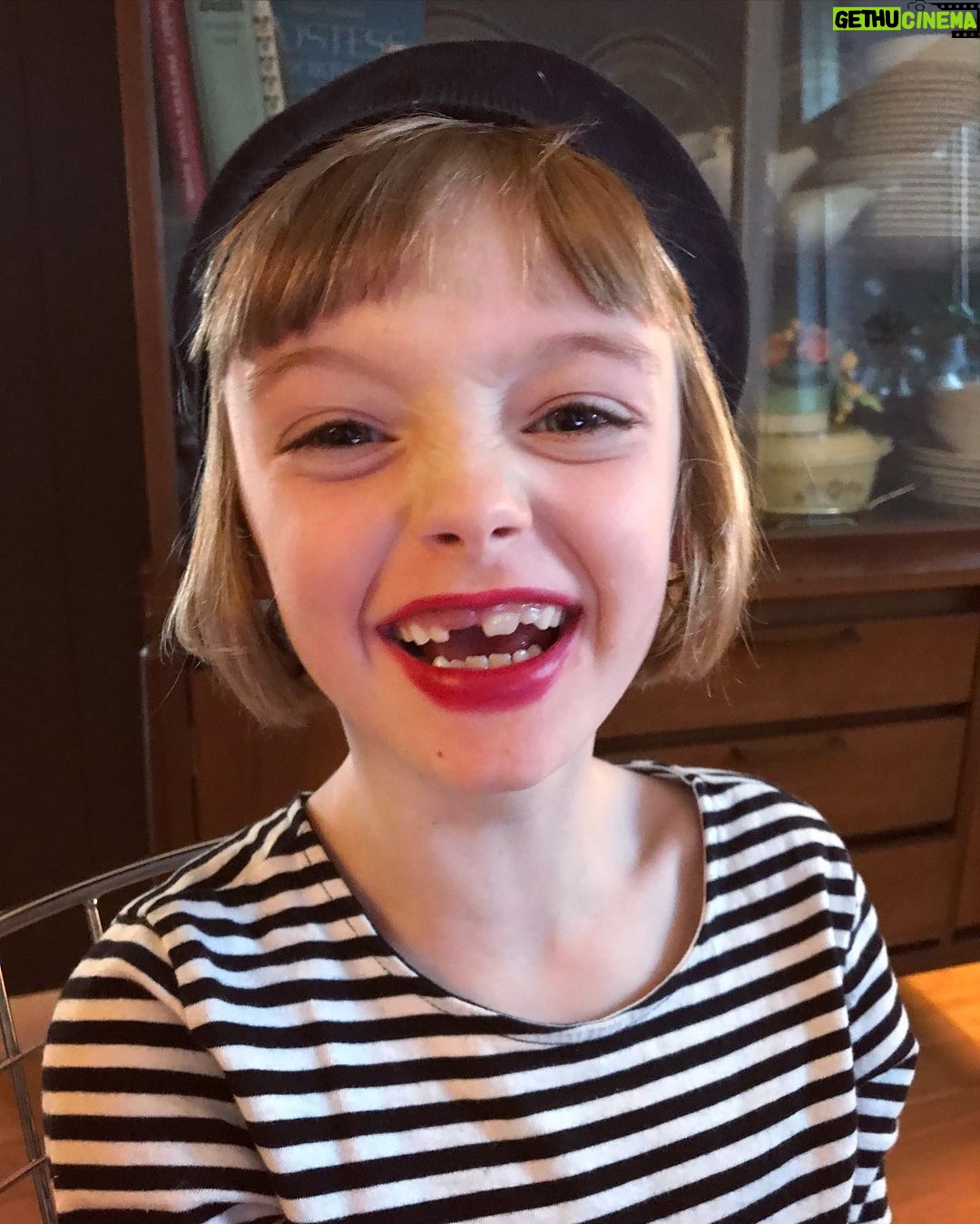 Olive Elise Abercrombie Instagram - #fbf 🥹 Happy weekend to all! 🦷