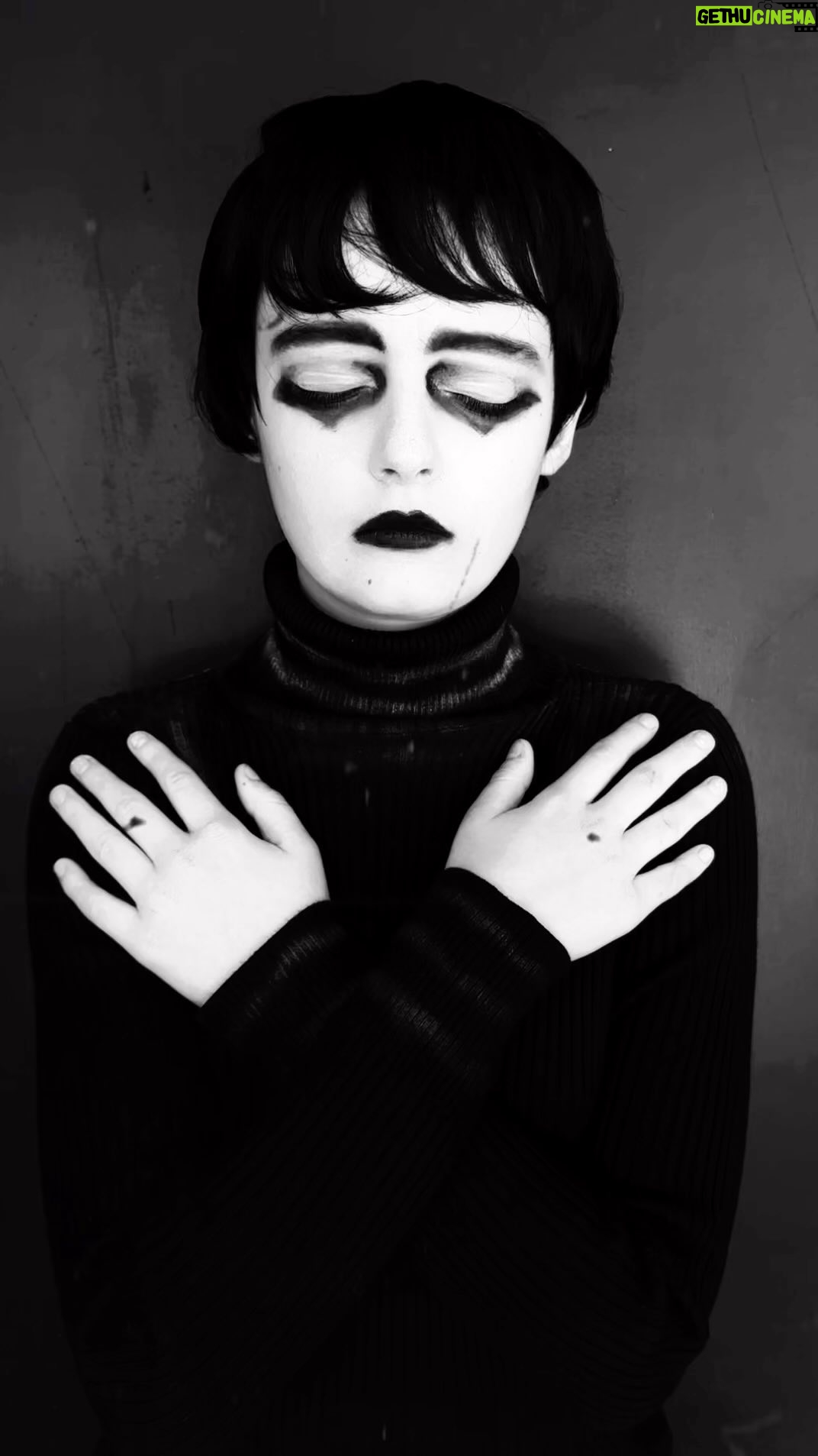 Olive Elise Abercrombie Instagram - 🌀Cesare the Somnambulist🌀
