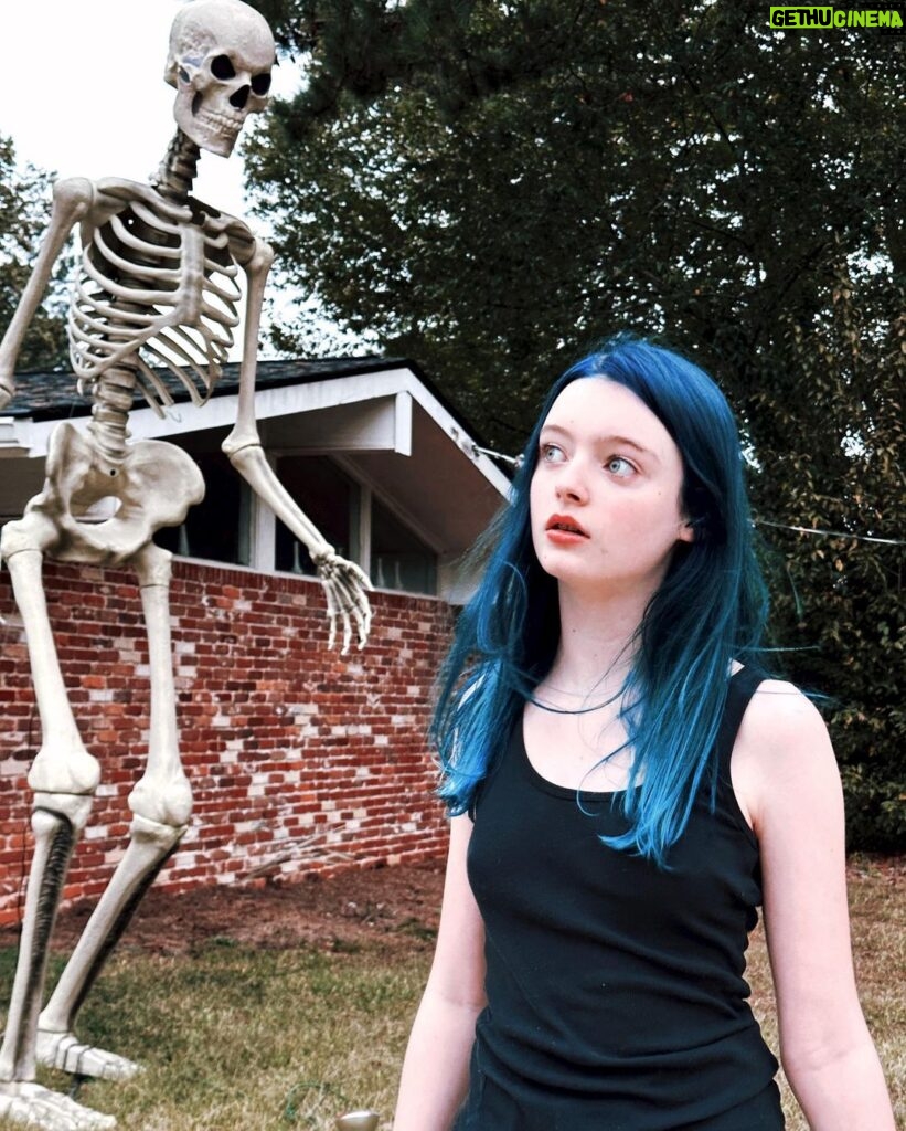 Olive Elise Abercrombie Instagram - Skelly’s up so ofc Olive’s in her Corpse Bride era