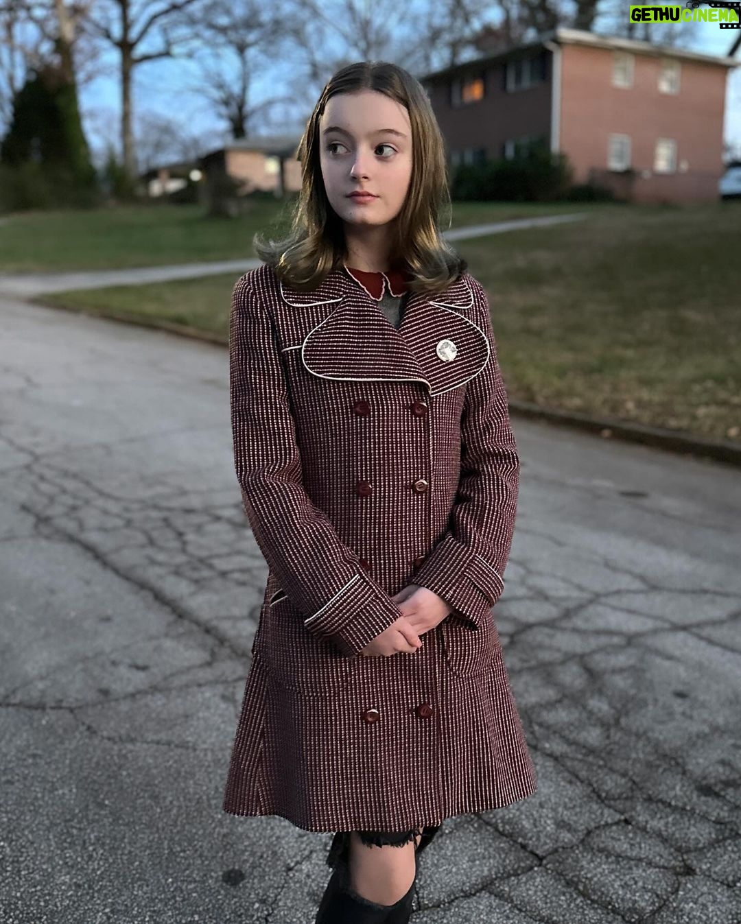 Olive Elise Abercrombie Instagram - Evening stroll in mom’s old coat Atlanta, Georgia