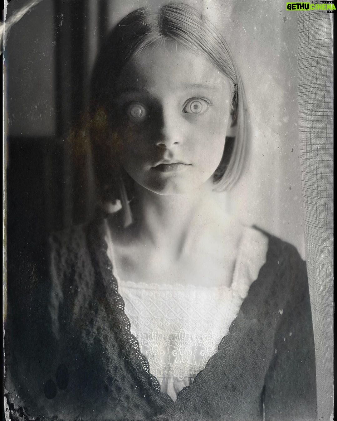 Olive Elise Abercrombie Instagram - Just wandering around the Oracle set looking for ghosts 🖤 #bts #oracle Olive loved playing around with tintype style photos. Felicity Plantation