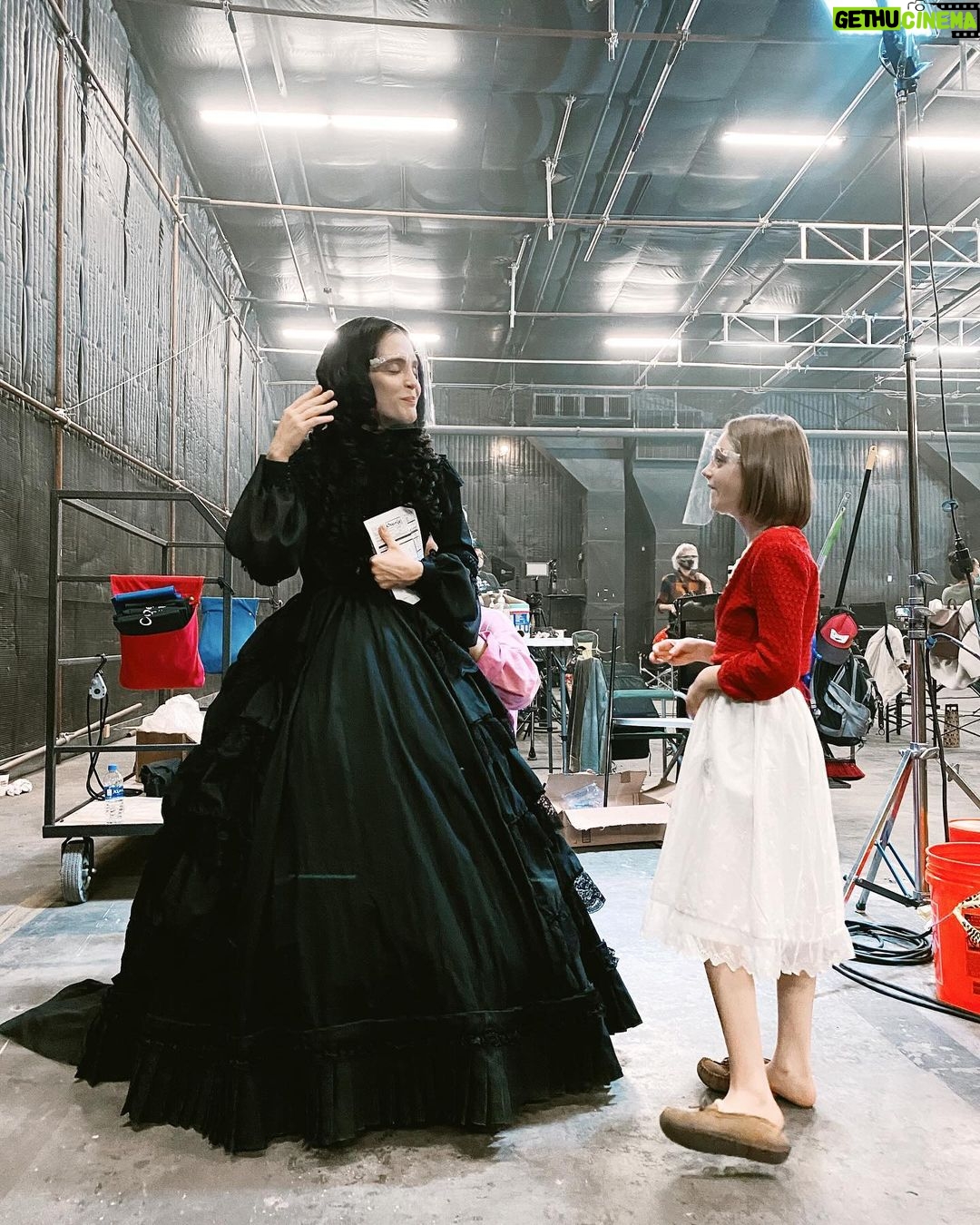 Olive Elise Abercrombie Instagram - Happy Holidays and Sweet Nightmares! Excited to share some Oracle BTS with you. :) Some great folks worked on this show and Olive was truly sad to leave when it all ended. 🖤 New Orleans, Louisiana