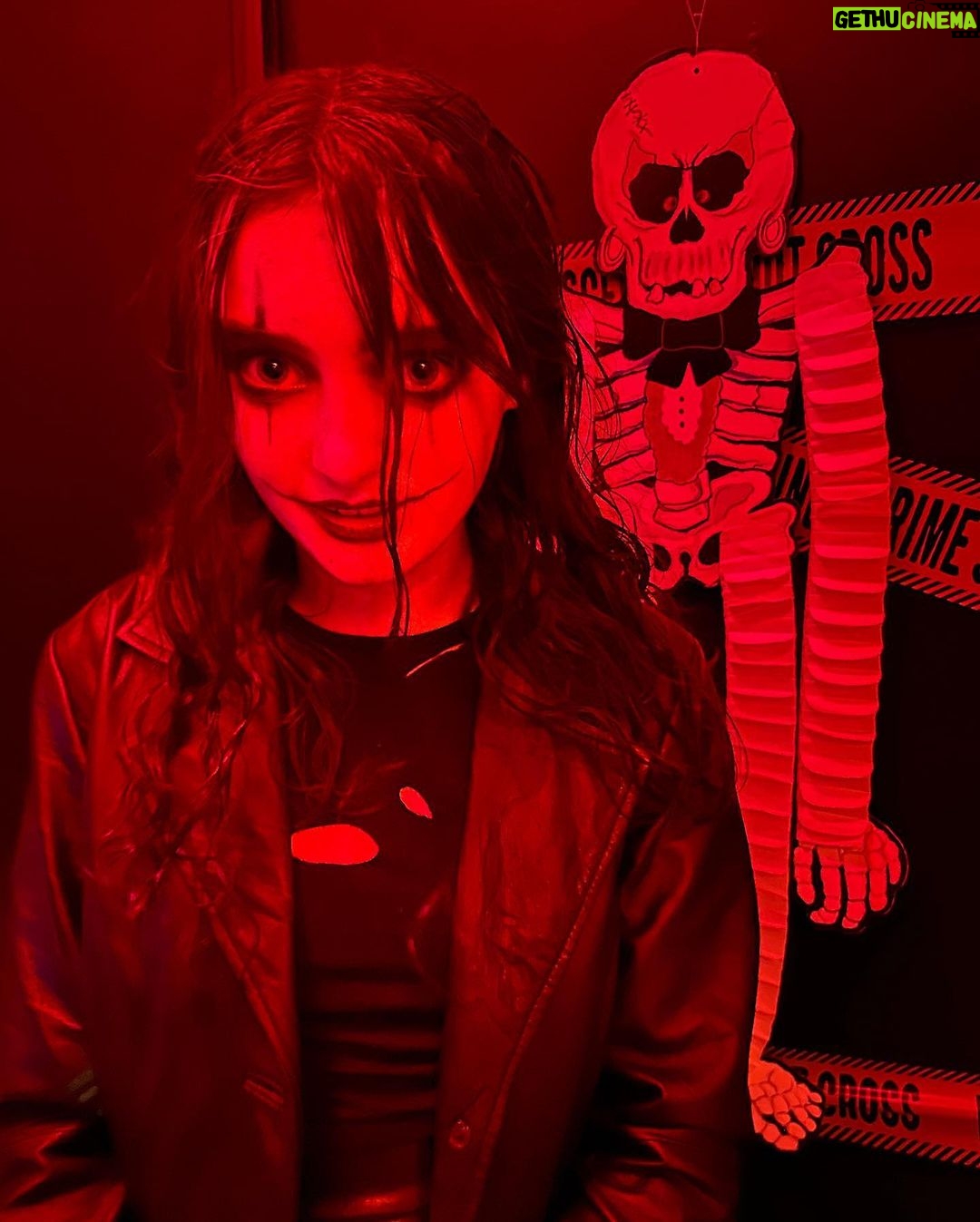 Olive Elise Abercrombie Instagram - “You Heard Me Rapping, Right?” 🎃 🐦⬛ #ericdraven #halloween2023