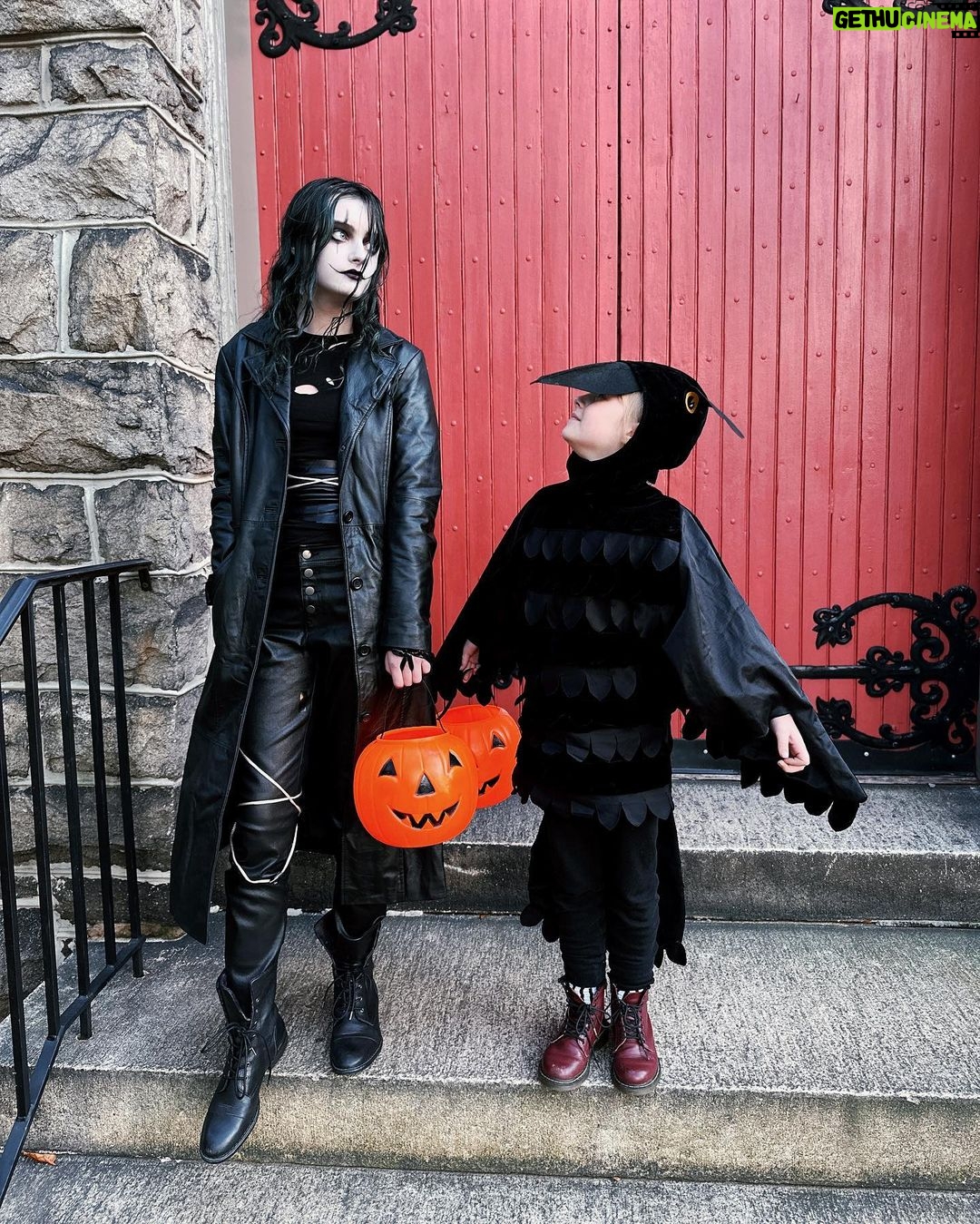 Olive Elise Abercrombie Instagram - “You Heard Me Rapping, Right?” 🎃 🐦⬛ #ericdraven #halloween2023
