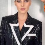 Olivia Palermo Instagram - #NYFW Glam Recap ✨ Hair Styling: @themartyharper; @_andrewcchen_ 💇‍♀️ Makeup: @walterobal; @tamzinmua for @charlottetilbury 💄 Cut & Color: @kenna_hair_ @natalieeliascolour @kennaland_brooklyn ✂️🎨 Facialist: @cynthiarivasskincare 🧖‍♀️ Special thanks: @glamcorofficial 💡 New York, New York