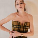 Olivia Palermo Instagram - 🧶 @zimmermann | SS24 | #PFW 👗👛: @zimmermann 👢: @gianvitorossi 💇🏼‍♀️: @stefanbertin 💄: @sam_tsan for @charlottetilbury 📷: (1,2) @essbeephoto (3,4) @jeffthibodeauco (5,6) @bfa Paris, France