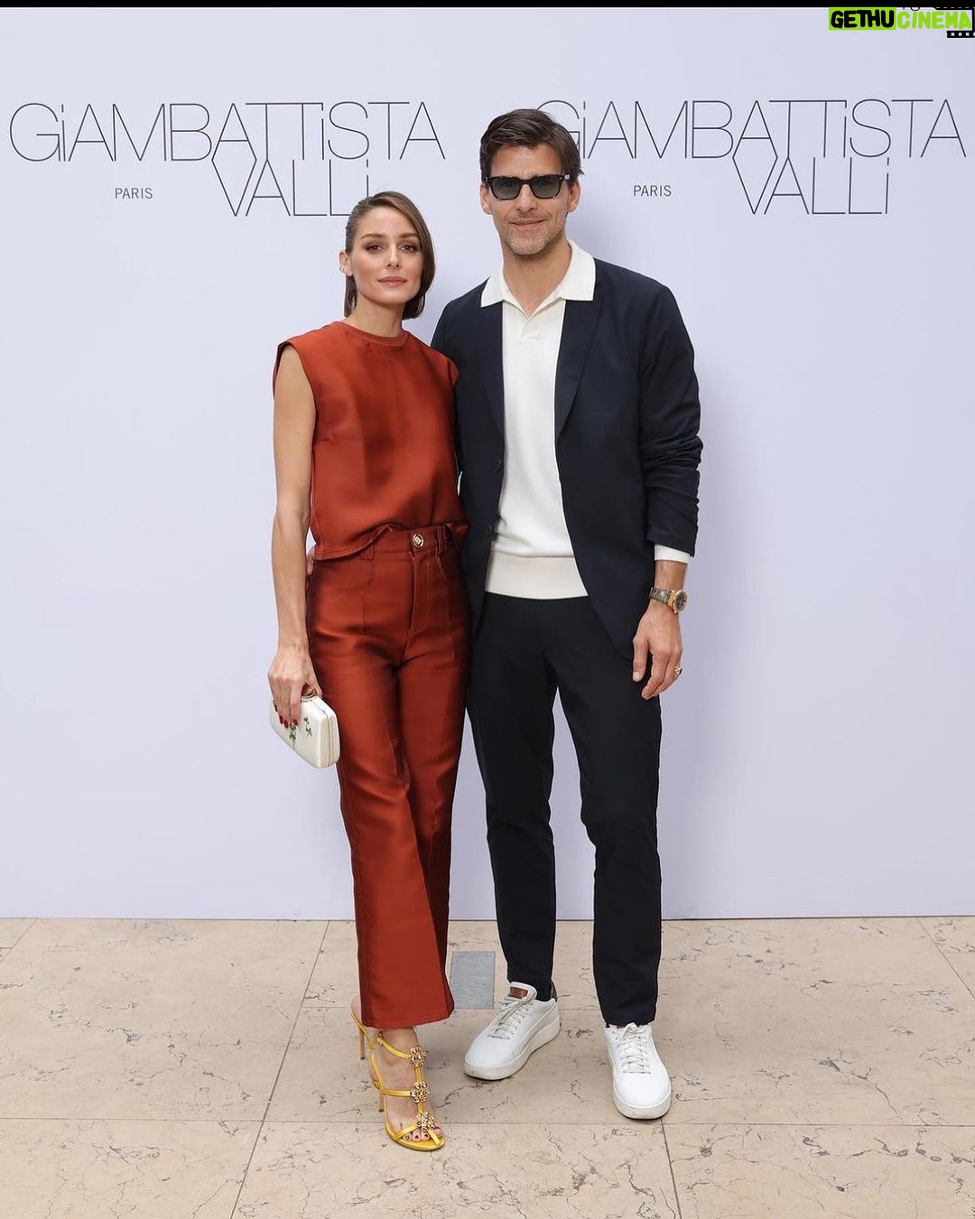 Olivia Palermo Instagram - ๐งก @giambattistavalliparis | SS24 | #PFW ๐๐: @giambattistavalliparis ๐ถ๏ธ: @lespecs ๐ : @giambattistavalliparis ๐๐ผโโ๏ธ: @stefanbertin ๐: @shaynagold ๐ท: (1) @_romy.cohen (2) @michaelaefford_photography (3) @melissavieira.ph (4) @mademoiselleprive (5-7) @essbeephoto (8,9) @giambattistavalliparis Paris, France