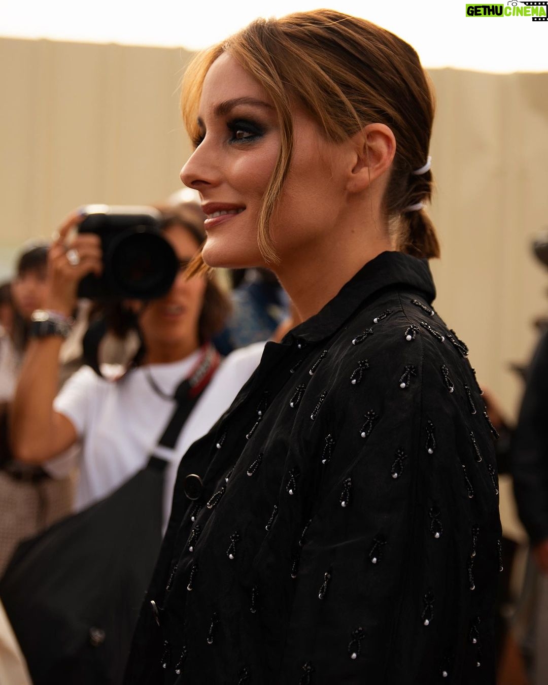 Olivia Palermo Instagram - π€ @Dior | SS24 | #PFW π: @dior πΆοΈ: @lespecs π: @dior π : @stuartweitzman ππΌββοΈ: @stefanbertin π: @sam_tsan for @charlottetilbury π·: (1) @fashiontomax_magazine (2) @streetstyle_in_paris (3,4) @fabrisflorencia (5,6) @essbeephoto (7) @dior Paris, France
