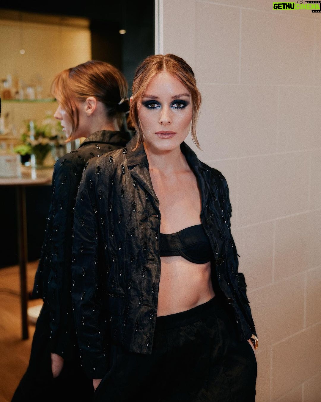 Olivia Palermo Instagram - π€ @Dior | SS24 | #PFW π: @dior πΆοΈ: @lespecs π: @dior π : @stuartweitzman ππΌββοΈ: @stefanbertin π: @sam_tsan for @charlottetilbury π·: (1) @fashiontomax_magazine (2) @streetstyle_in_paris (3,4) @fabrisflorencia (5,6) @essbeephoto (7) @dior Paris, France