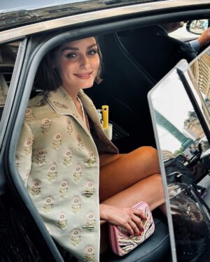 Olivia Palermo Instagram - Back in Paris in full swing and Giamba and Glam 🥰💗 j’adore 💫✨☀️