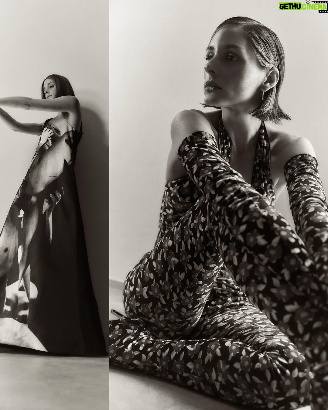 Olivia Palermo Instagram - π€π©Άπ€ @wwd Weekend Cover, December 2023 Fashion: (R) @richardquinn @tiffanyandco @elsaperetti.official (L) @yproject_official Photography: @myrthegiesbers Styling: @thealexbadia Fashion Market: @elmercer @twallz21 Fashion Assistants: @jaristark @kimberlyinfant Hair: @_andrewcchen_ Makeup: @walterobal Visual Media Director: @jgreenery