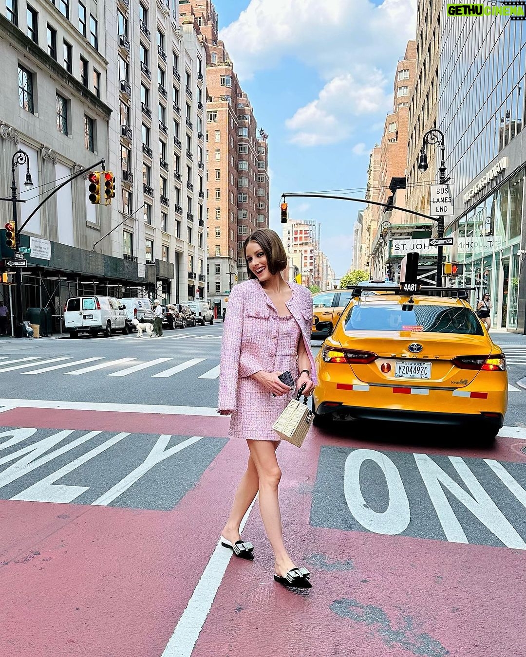 Olivia Palermo Instagram - Think Pink 💗 New York, New York
