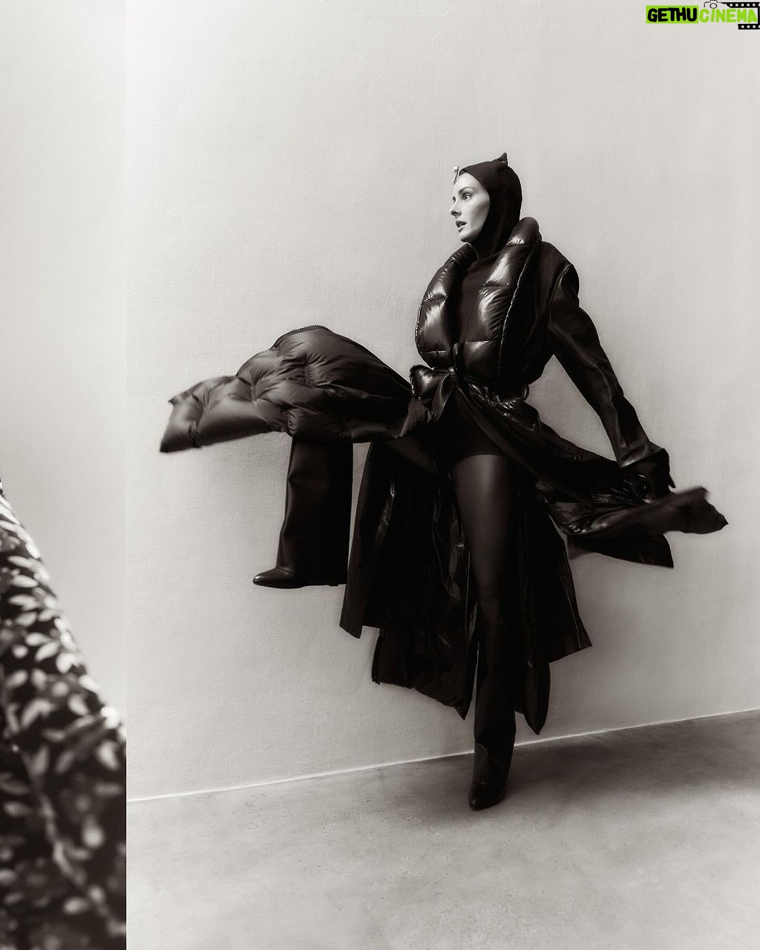 Olivia Palermo Instagram - π€π©Άπ€ @wwd Weekend Cover, December 2023 Fashion: @undercover_lab @dior @marcjacobs @givenchy @area Photography: @myrthegiesbers Styling: @thealexbadia Fashion Market: @elmercer @twallz21 Fashion Assistants: @jaristark @kimberlyinfant Hair: @_andrewcchen_ Makeup: @walterobal Visual Media Director: @jgreenery