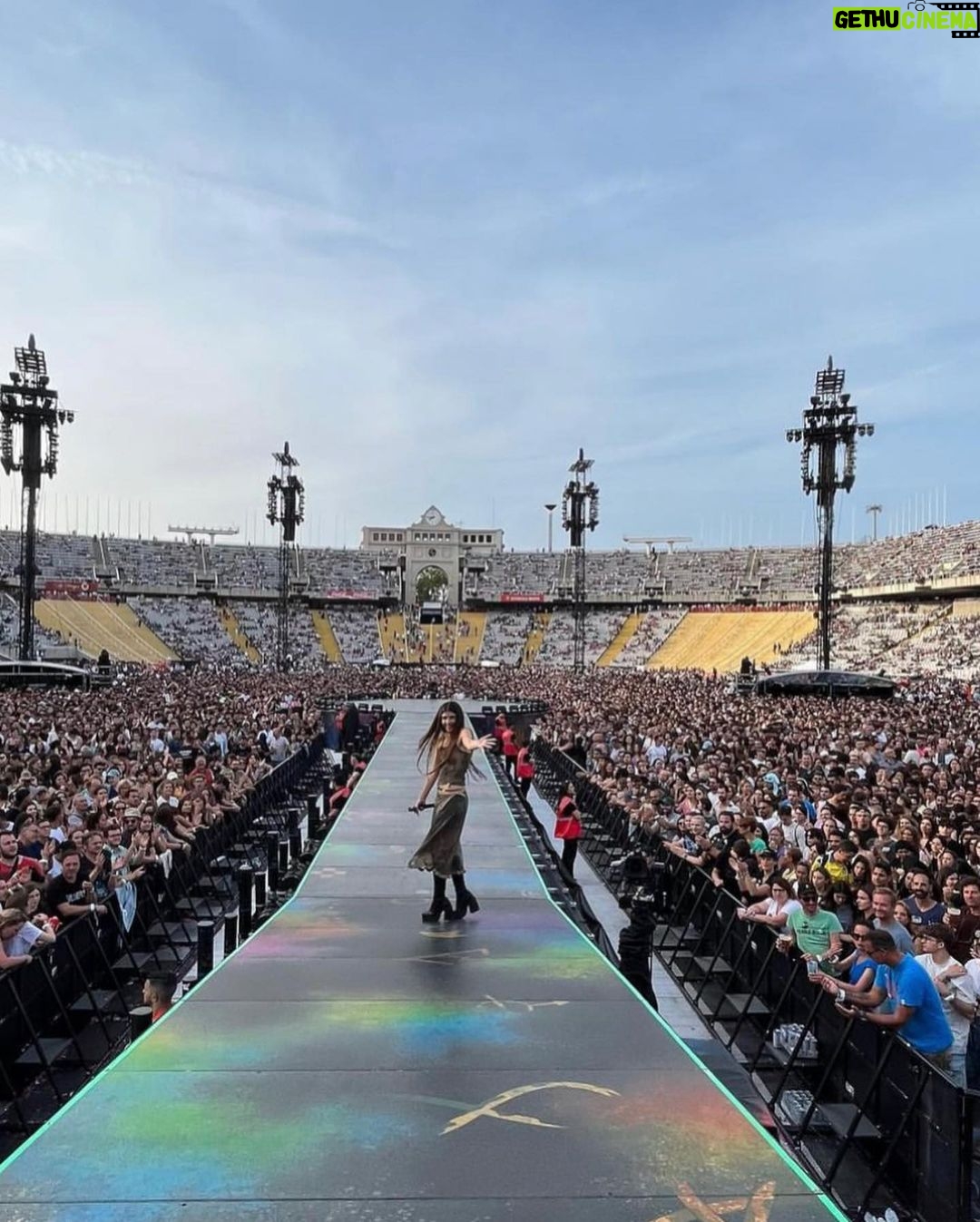 Olivia Palermo Instagram - What a fabulous trip to Barcelona and seeing my bestie @onamafalda opening for @coldplay đđģđĒŠđđŧââī¸â¨â¤ī¸ Barcelona, Spain