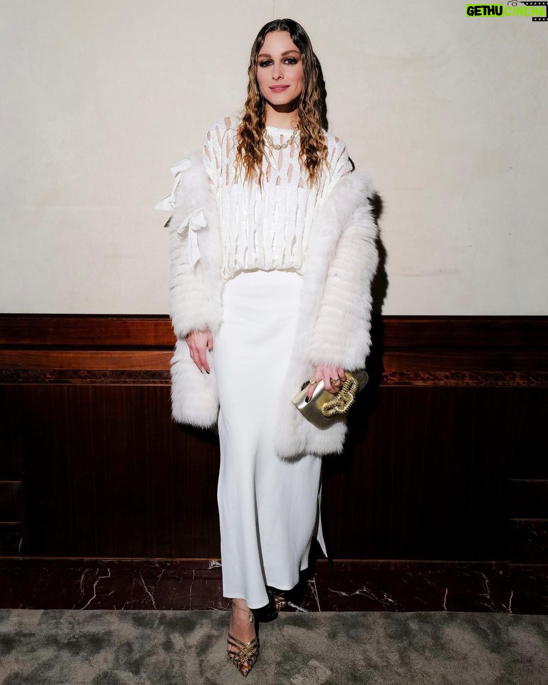 Olivia Palermo Instagram - Swipe β‘οΈ for our prom photo from the @neimanmarcusgroup awards! π Congratulations @brunellocucinelli_brand @aminamuaddiofficial and @jonathan.anderson on your well-deserved accolades π La Girafe