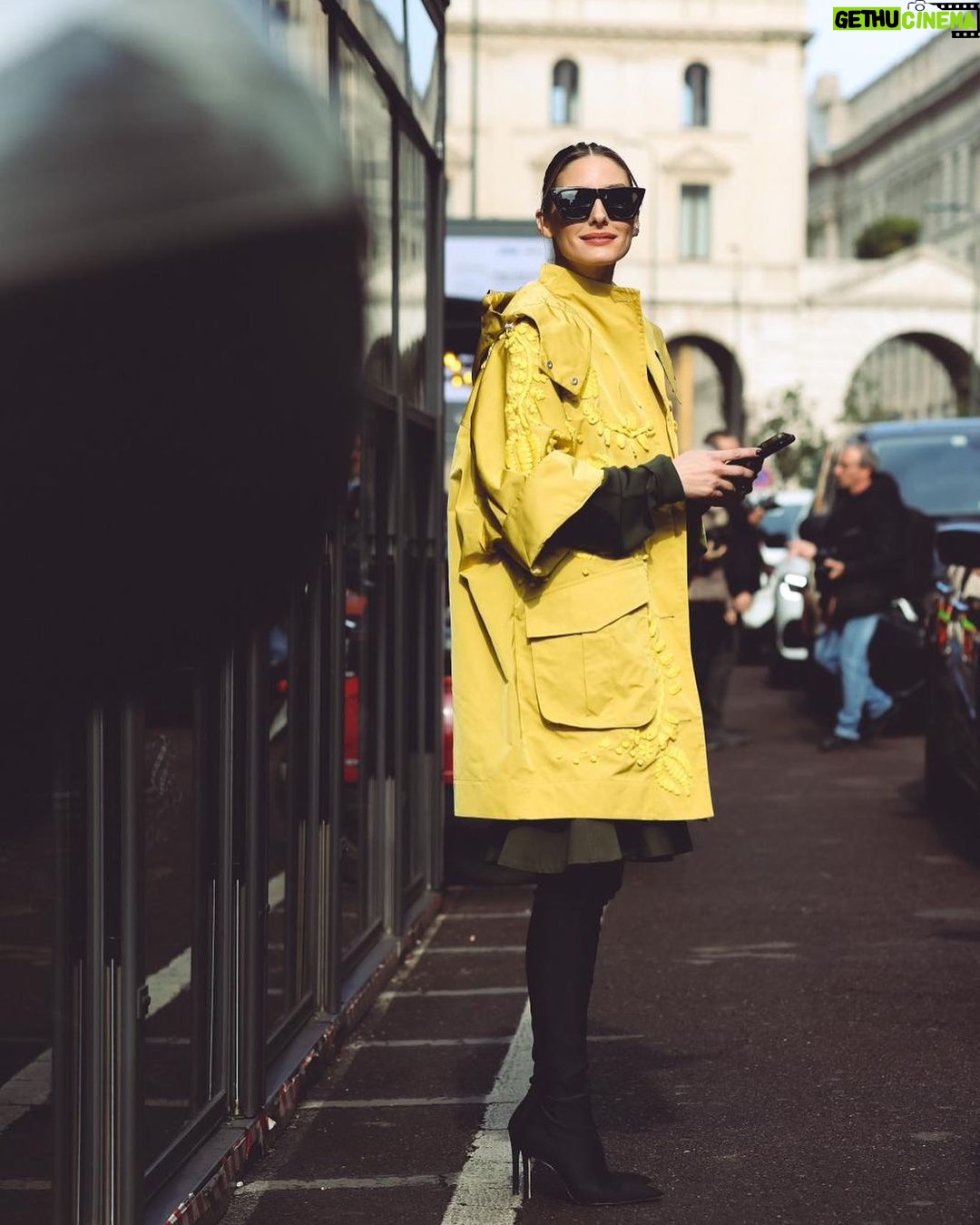 Olivia Palermo Instagram - Good morning sunshine 🌞💁♀️💃🏻🥰❤️ #MFW Milan, Italy
