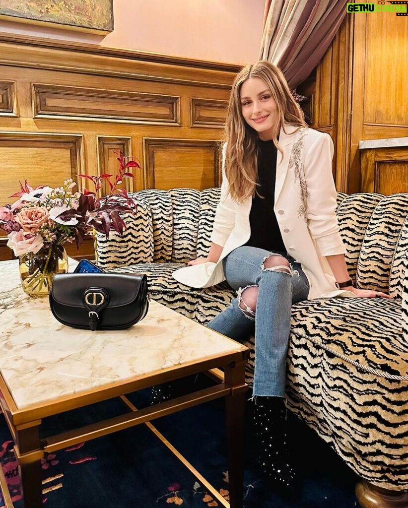 Olivia Palermo Instagram - So excited it’s #fashionmonth I had to sit down 🤗 Hotel Chelsea