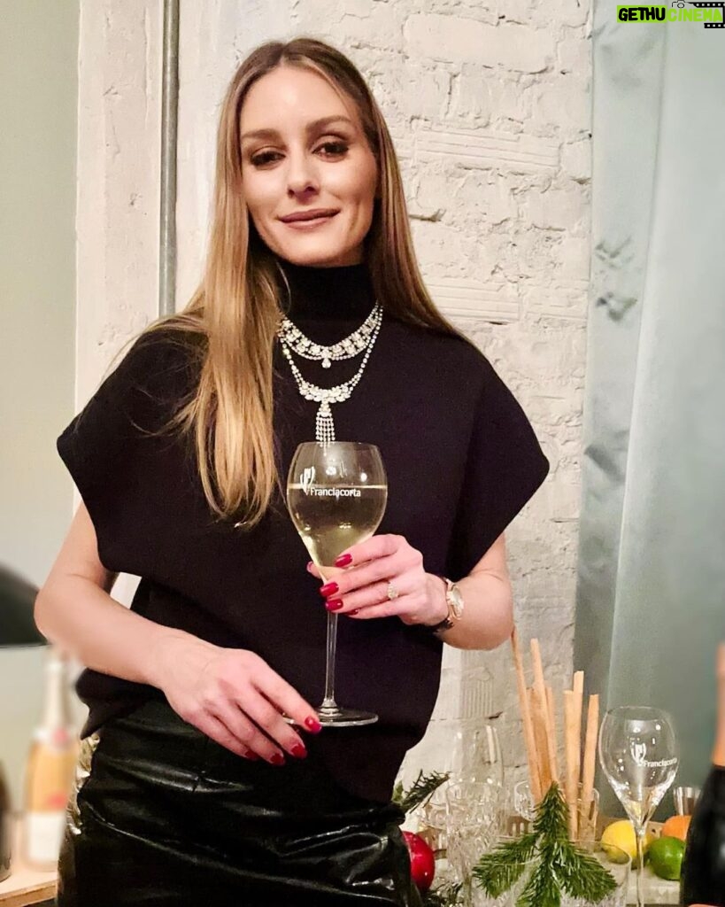 Olivia Palermo Instagram - Feeling festive with @franciacorta while on the road 🥂🎄 #franciacorta Berlin, Germany