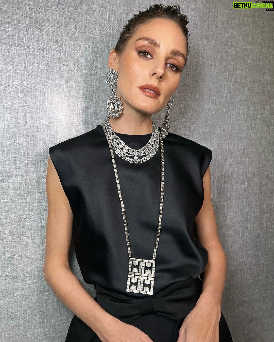 Olivia Palermo Instagram - 🖤💄💎💕✨ @andrea_tiller @michaelsilvahair