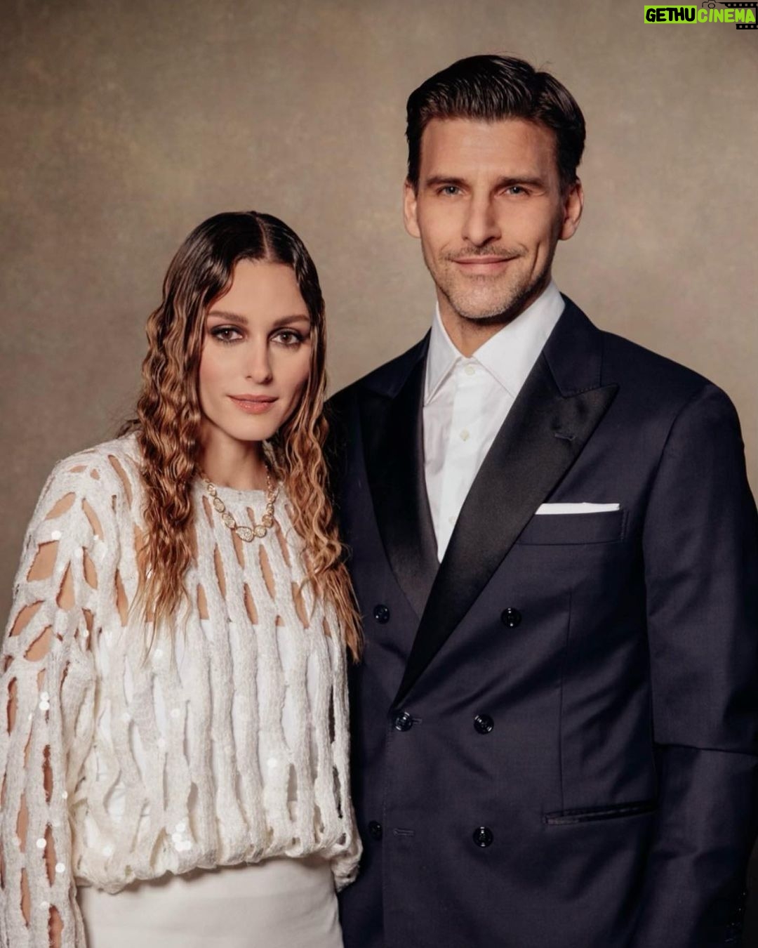 Olivia Palermo Instagram - Swipe β‘οΈ for our prom photo from the @neimanmarcusgroup awards! π Congratulations @brunellocucinelli_brand @aminamuaddiofficial and @jonathan.anderson on your well-deserved accolades π La Girafe