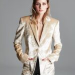 Olivia Palermo Instagram - First editorial of the new year! @thatsfabofficial 🎉 Swipe 👉 to see some of my favorite shots from the spread. On Italian newsstands now 📰 📕: @sonolucadini @vcassieri 📷: @alangelati 👗: @chloebeeneystyling 💇🏼‍♀️: @lisetgarza 💄: @nadinebauer 🎬: @wibmilano