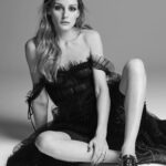 Olivia Palermo Instagram - First editorial of the new year! @thatsfabofficial 🎉 Swipe 👉 to see some of my favorite shots from the spread. On Italian newsstands now 📰 📕: @sonolucadini @vcassieri 📷: @alangelati 👗: @chloebeeneystyling 💇🏼‍♀️: @lisetgarza 💄: @nadinebauer 🎬: @wibmilano