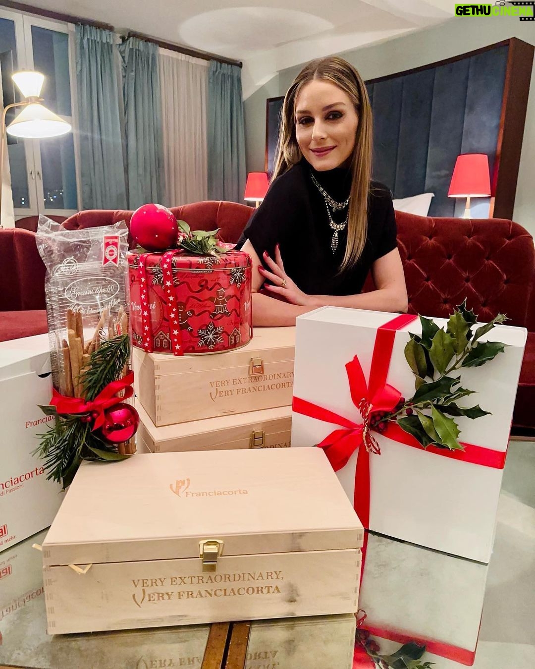 Olivia Palermo Instagram - Feeling festive with @franciacorta while on the road 🥂🎄 #franciacorta Berlin, Germany