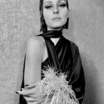 Olivia Palermo Instagram - 🩷✨Glam💄🕰️ time💃🏻💁🏼‍♀️ @andrea_tiller @michaelsilvahair