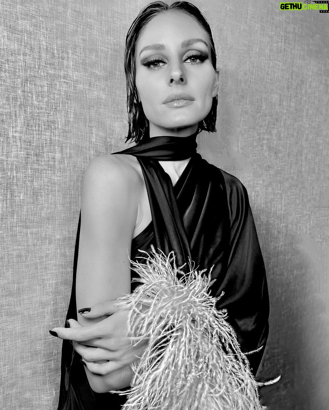 Olivia Palermo Instagram - ๐ฉทโจGlam๐๐ฐ๏ธ time๐๐ป๐๐ผโโ๏ธ @andrea_tiller @michaelsilvahair