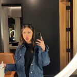 Olivia Rodrigo Instagram - 🎸🎸🎸