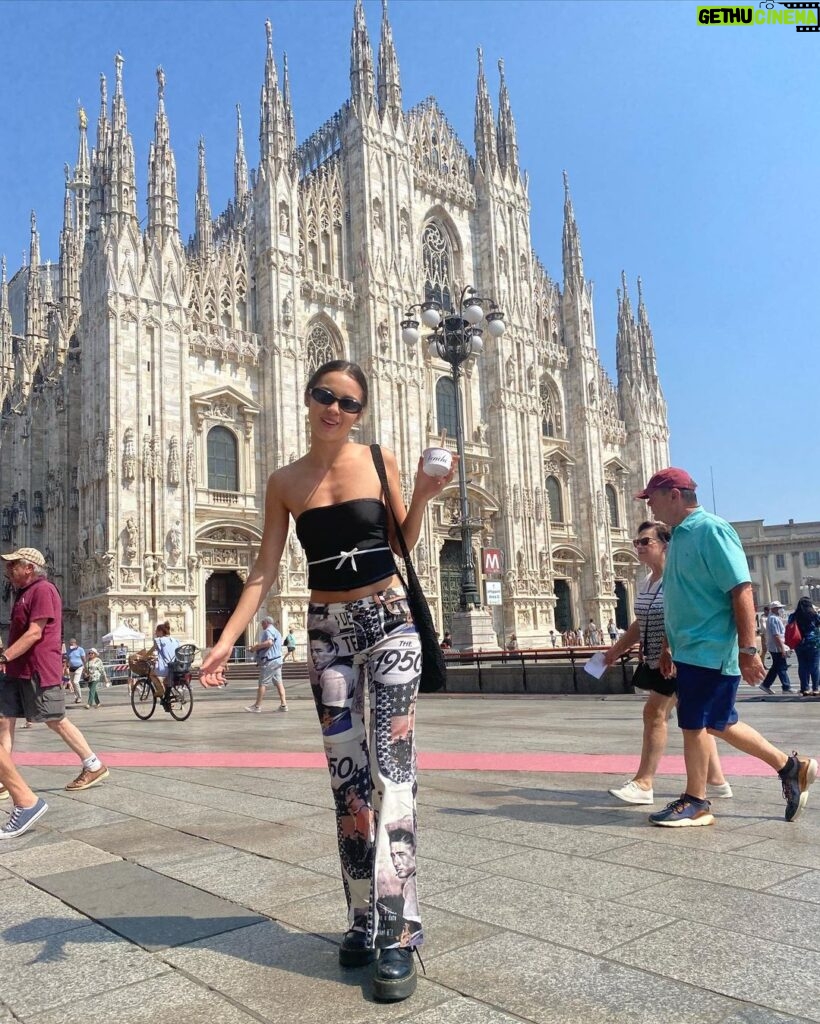 Olivia Rodrigo Instagram - europe so far😎😎😎😎