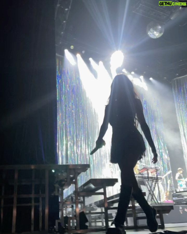 Olivia Rodrigo Instagram - so happy and so healthy. thank u radio city for 2 magical nights what a dream come true. π₯²ππ₯Ίππ¦π