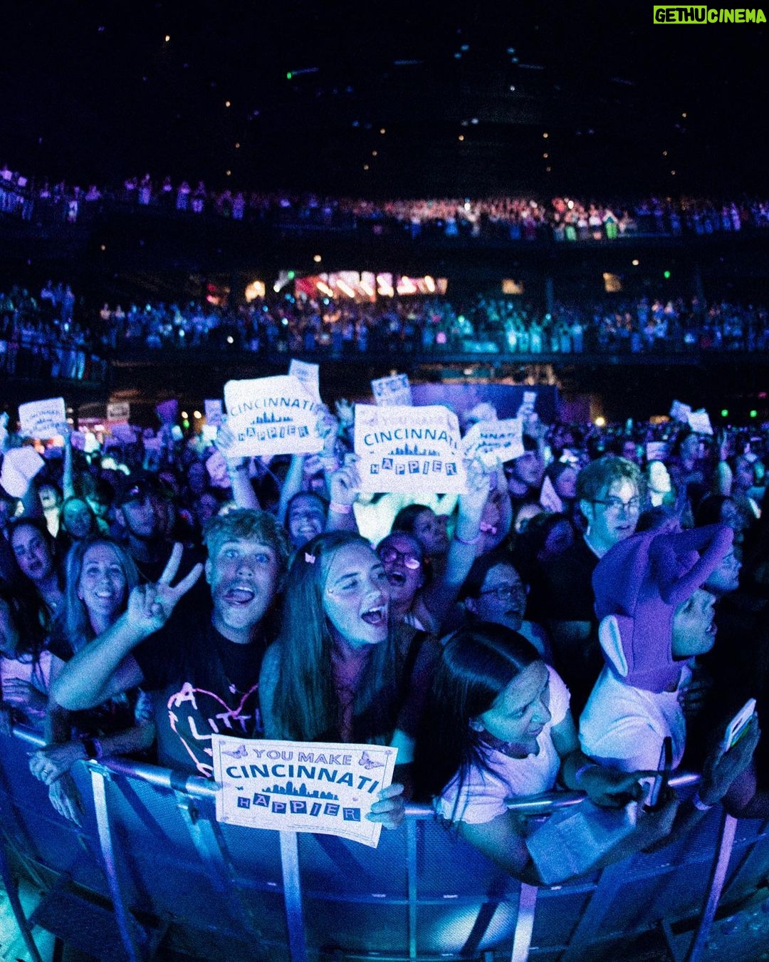 Olivia Rodrigo Instagram - cincinnati !!!! cant even begin to explain how special last night’s show was. thank you from the bottom of my heart 💓💓💓