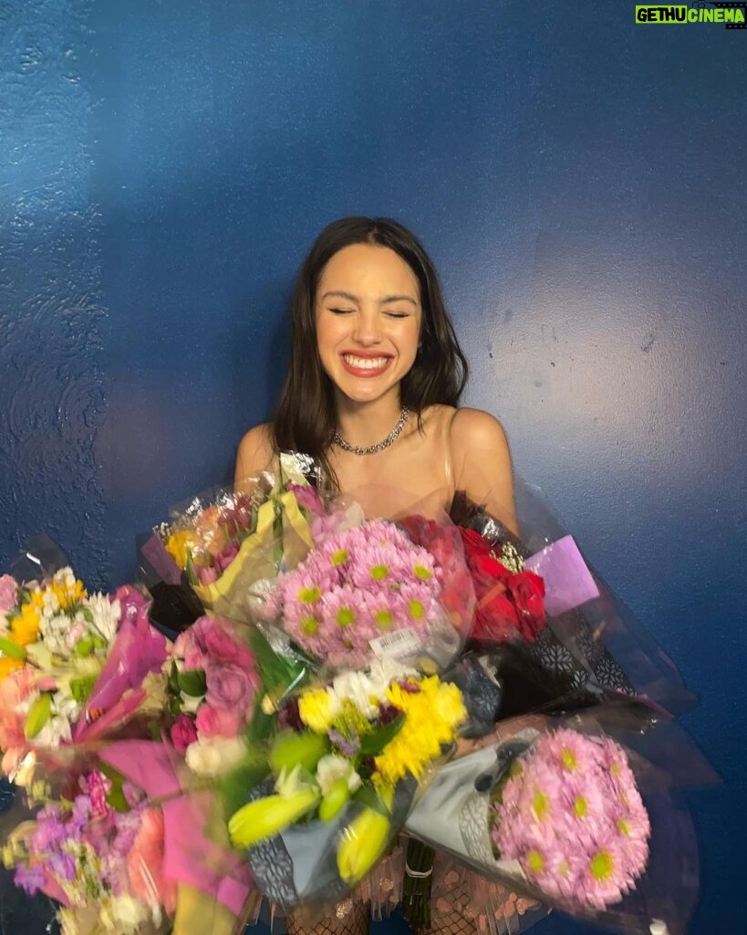 Olivia Rodrigo Instagram - chicago!!!!! two of the craziest nights of my entire life thank u for everything💓💓💓💓💓