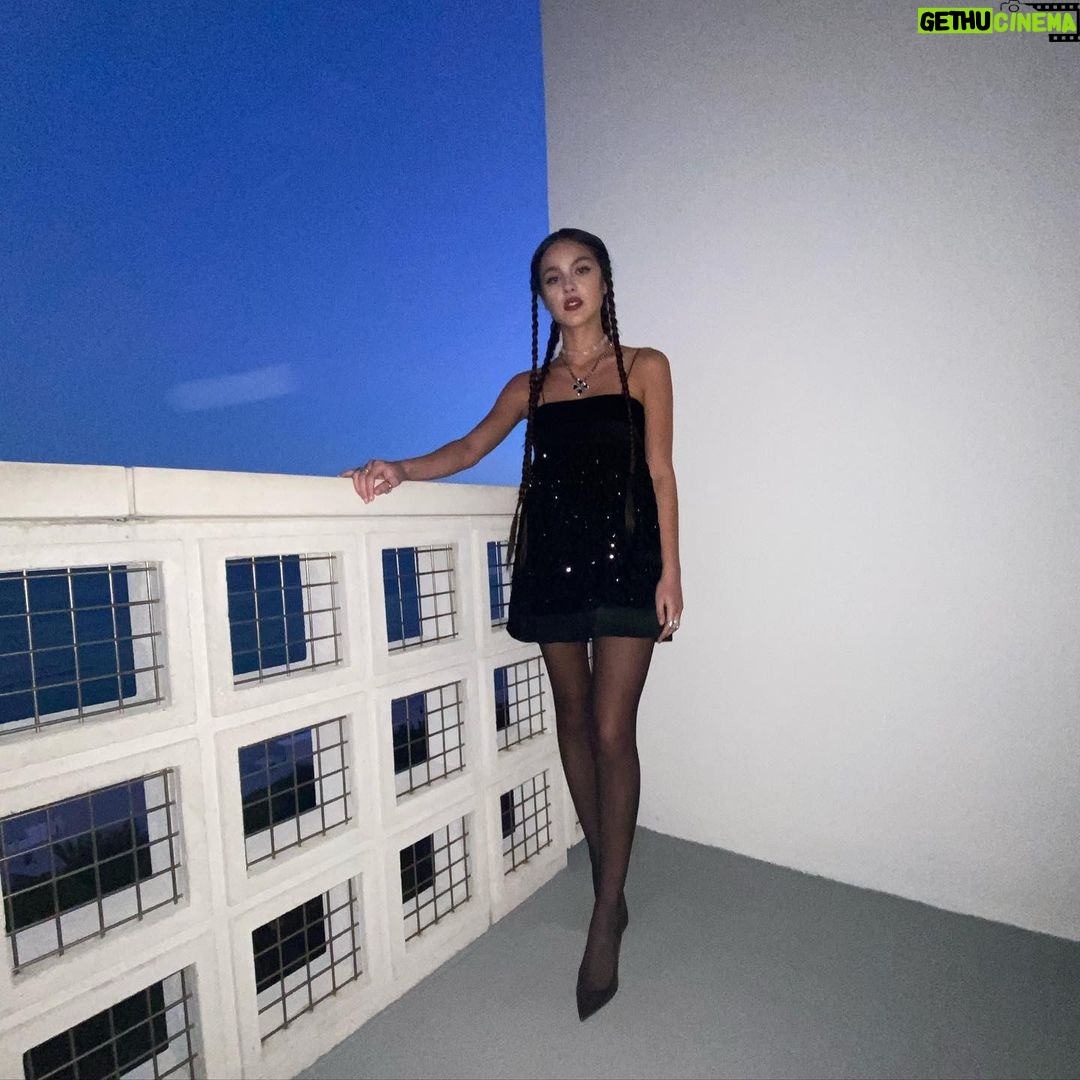Olivia Rodrigo Instagram - miami with @ysl and @anthonyvaccarello 👽👽👽
