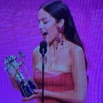 Olivia Rodrigo Instagram – my first vmas!!!! what an incredible night. thank u so much to all of u guys for making this happen. I’m the luckiest gal alive 💜🤘🏼