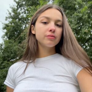 Olivia Rodrigo Instagram - 🍀🍀🍀