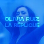Olivia Ruiz Instagram - On a vidé le toit des Docks des Sud à Marseille pour nous y poser avec @l.warren et sa compagnie, @riftassociation, à laquelle s’est jointe mon amie @beawarrand , danseuse et coach de poigne ❤️ En bougeant toute la journée sous 40 degrés, il ne nous fut pas trop difficile de jouer « l’effort » et « le dépassement de soi » que le scénario demandait dans le jeu chorégraphique. 😅🥵 Merci à cette team de rêve pour l’engagement et la joie ! @videodrome_directors @asmfilms_ @nicolasboualami @agnesjoffre @arthursachel @rossinante_paris @sylvain.taillet … J’espère que le clip saura vous embarquer! (Lien dans la bio) Je vous embrasse Olivia