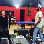 Olivia Ruiz Instagram - Les concerts manquent, le public manque, les répétitions et les loges aussi ;-) Je vous embrasse Olivia #2013 #lecalmeetlatempêtetour #archives #effetdegroupe #pingpong #videodequalitédiscutable: @chazarenc 😜❤️