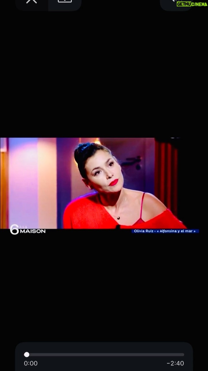 Olivia Ruiz Instagram - @oliviaruizofficiel @vincentvox #6àlamaison