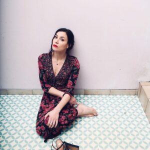 Olivia Ruiz Instagram - La rêverie est le dimanche de la pensée. H.F Amiel

Il y a un an, shooting épique pour #lacommodeauxtiroirsdecouleurs 📸: @sidneycarron 
@veroniquecardi @sophieperfusmousselon @sophiemake_up @missdieuleveult @carlota1982 #cariños #girlsonfire #womenatwork #teamderêve
 🙏🙏🙏❤️❤️❤️

Je vous embrasse
Olivia