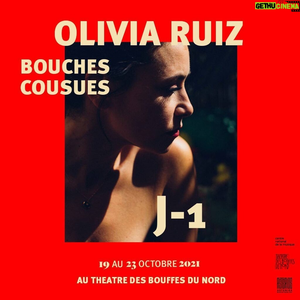 Olivia Ruiz Instagram - ✨J-1 ✨ Bouches Cousues au théâtre @les_bouffes_du_nord ça commence demain ! Il reste une petite poignée de billets à retrouver sur la billetterie en ligne (lien en bio) 🤍 #J-1 #bouchescousues #ruizteam #identite #silence #españa #resilience #musique #show #spectacle #theatre