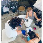 Olivia Ruiz Instagram - J’ai eu la chance de me glisser dans l’objectif de la follement talentueuse @charlotteabramow pour ce qui deviendra la pochette et le livret de l’album à venir. Avec elle, ce fut tour à tour intense, ludique, chaud, délirant, poétique, guerrier, mystérieux, joyeusement bordélique, brut, brutal ou tout doux… Et évident. Toujours. Avec elle comme avec sa formidable équipe, dévouée petite armée d’artisans, au sens le plus noble du terme. Alors plus que ravie de vous partager quelques extraits de ce shooting! Vous pensez que la couverture album s’y cache? 😉 Je vous embrasse Olivia @vnspntvns @heloise_dombreval @opheliesecq @lesliethibaud @nicolasboualami @glorybox_music @rossinante_paris @agnesjoffre @eduardoguerrerobailaor julien_dvlr @barbarabuiofficial