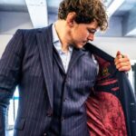 Olivier Aubin-Mercier Instagram - Je vous présente le suit sur mesure que j'ai réalisé avec l'aide du @repairedugentleman ! Le Repaire du Gentleman s'engage à créer des suits sur mesure qui sont à votre goût et qui sont réalisés avec les meilleurs tissus de qualité. Si vous cherchez un suit unique et personnalisé, je vous recommande de faire appel à eux ! Leur mission est de faire de vous, la meilleure version de vous-même !!🎩😁 / I am proud to introduce the custom-made suit that I created with the help of Repaire du Gentleman! Repaire du Gentleman is committed to creating custom-made suits that are tailored to your taste and made with the finest quality fabrics. If you're looking for a unique and personalized suit, I highly recommend reaching out to them!