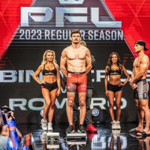 Olivier Aubin-Mercier Instagram - 156lb fafabebe 
Vous auriez dû me voir perdre 10livres d'eau sans musique ou téléphone à regarder le mur avec des gros yeux ! C'était grandiose !
/
156lb Easy peasy 
You should have seen me lose 10 pounds of water weight without any music or phone, just staring at the wall with big eyes! It was epic!