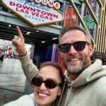 Ondřej Novotný Instagram - Skutecny duch Vegas je stejne ve starem Downtownu 🔥🤩 Kdyz uz se tam clovek trmaci, tak tenhle “skanzen” je zapotrebi videt a nasat. Skvela zabava✌️ A to je konec 🇺🇸 vyletu. Jako vzdy me to zase dostalo na lopatky. Ale jako vzdy si clovek taky uvedomi jaky je to 🇨🇿 raj! #fightlifepokracuje Downtown Freemont Street