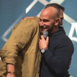 Ondřej Novotný Instagram - OKTAGON AWARDS 🔥 Neskutecny vecer a pocit z dalsiho vyrocniho vecera celeho #oktagontymu Je to jedno velke stesti byt obklopen lidmi se stejnou vizi a cily, kteri jsou zapaleni pro to co delaji. A kdyz pak dorazi i nejen Ostravske legendy, tak se radost nasobi 🙏 Specialni dik Jarkovi za zazitek v podobe koncertu na miru, Marovi @jankul18 za ucast, pokec a predani cen a memu partakovi @pavolneruda za to co spolu zazivame✊🤩 Kez by tam tak mohli byt nasi fanousci s nami. Snad priste✌️ ale uz v patek a v sobotu spolu na #OKTAGON50 👌 Krasne misto @brickhousedov a vyborna prace tymu @michal.pavel #happykiddo