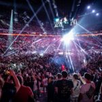 Ondřej Novotný Instagram - Long story short… Reditel Lanxess Areny Stefan za nami prisel klece po turnaji s cenou , kterou dava tem, kteri nejvetsi nemeckou arenu vyprodali. (V nekterych arenach se to dela a je to sympaticke, ne, ze ne) Je to cena predevsim pro nase fanousky. Jak 🇩🇪, kteri jsou vazne oddani svym zapasnikum. Tak ale i pro 🇸🇰🇨🇿 , kteri nas k temhle velkym momentum porad tlaci a to od prvnich dnu. Spousta z Vas byla i v Koline a bud jsme se potkali a nebo jsem Vas slysel. Je to klise, ale je to neuveritelne mit tuhle podporu. Verim, ze vsichni co tenhle turnaj zazili maji na co vzpominat a budou mit chut to zazit znovu✊ P.s. vim, ze par set listku zustalo a to jsem rediteli Stefanovi take rekl, ze si tu cenu nezaslouzime. Ale odpoved byla, ze o tom rozhoduji oni a na 95% je to neco jako odchylka. Mimochodem vedeli jste ze 6% je prumer lidi, kteri maji na akci listek a neprijdou. Kazdopadne tyhle zazitky nam nikdo nevezme 🔥👍 @oktagonmma LANXESS arena