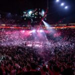 Ondřej Novotný Instagram - Long story short… Reditel Lanxess Areny Stefan za nami prisel klece po turnaji s cenou , kterou dava tem, kteri nejvetsi nemeckou arenu vyprodali. (V nekterych arenach se to dela a je to sympaticke, ne, ze ne) Je to cena predevsim pro nase fanousky. Jak 🇩🇪, kteri jsou vazne oddani svym zapasnikum. Tak ale i pro 🇸🇰🇨🇿 , kteri nas k temhle velkym momentum porad tlaci a to od prvnich dnu. Spousta z Vas byla i v Koline a bud jsme se potkali a nebo jsem Vas slysel. Je to klise, ale je to neuveritelne mit tuhle podporu. Verim, ze vsichni co tenhle turnaj zazili maji na co vzpominat a budou mit chut to zazit znovu✊ P.s. vim, ze par set listku zustalo a to jsem rediteli Stefanovi take rekl, ze si tu cenu nezaslouzime. Ale odpoved byla, ze o tom rozhoduji oni a na 95% je to neco jako odchylka. Mimochodem vedeli jste ze 6% je prumer lidi, kteri maji na akci listek a neprijdou. Kazdopadne tyhle zazitky nam nikdo nevezme 🔥👍 @oktagonmma LANXESS arena
