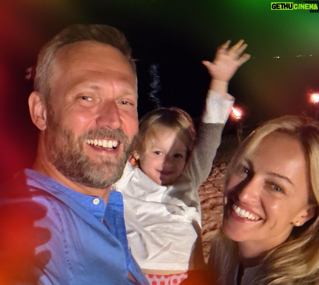 Ondřej Novotný Instagram - “Lidské štěstí, to je taková šňůrka, na kterou navlékáme malé korálky, taková malá štěstí — čím jsou drobnější a čím je jich víc, tím je to jejich štěstí větší.“ Jan Werich Zdroj: https://citaty.net/autori/jan-werich/